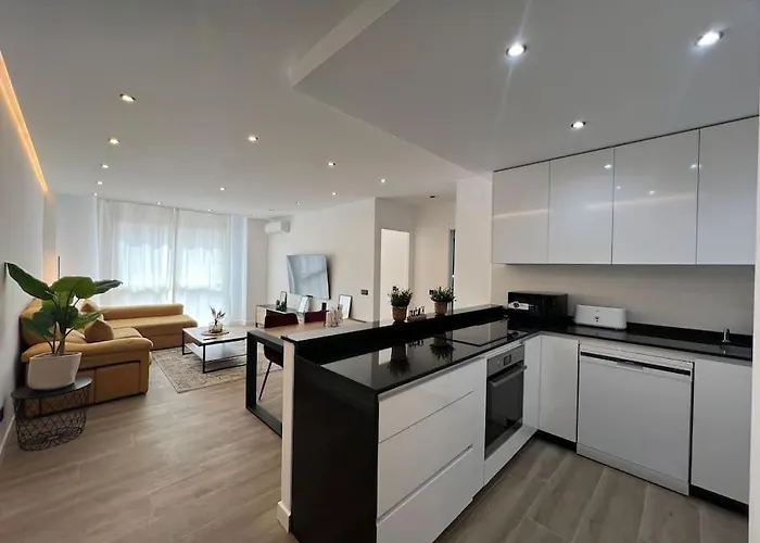 Carrera II & Old Town By Ele Apartments