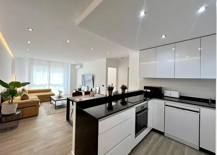 Carrera II & Old Town By Ele Apartments